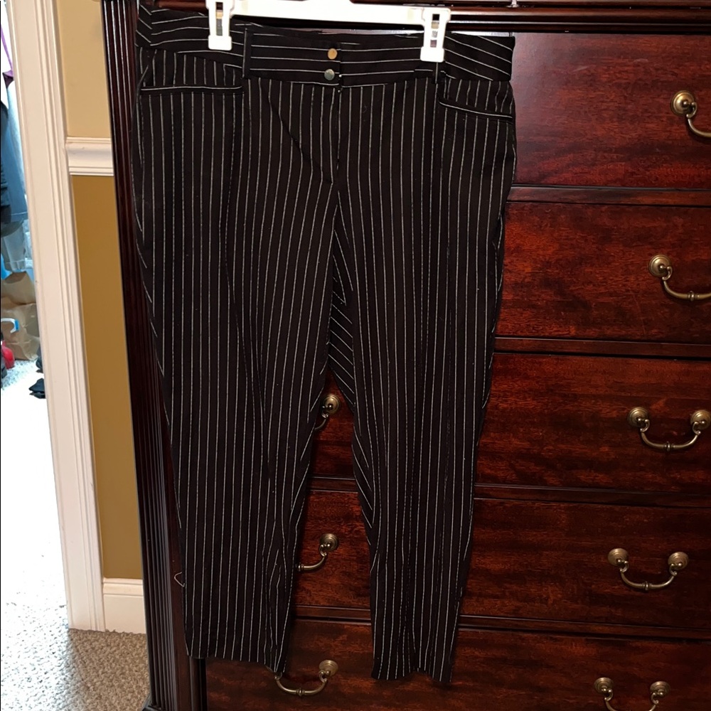 Apt. 9 Women's Black Pinstripe Ankle Length Pants
